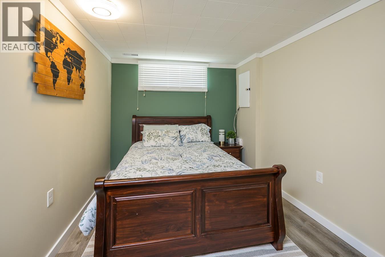 192 Mcdermid Drive Property Photo 14