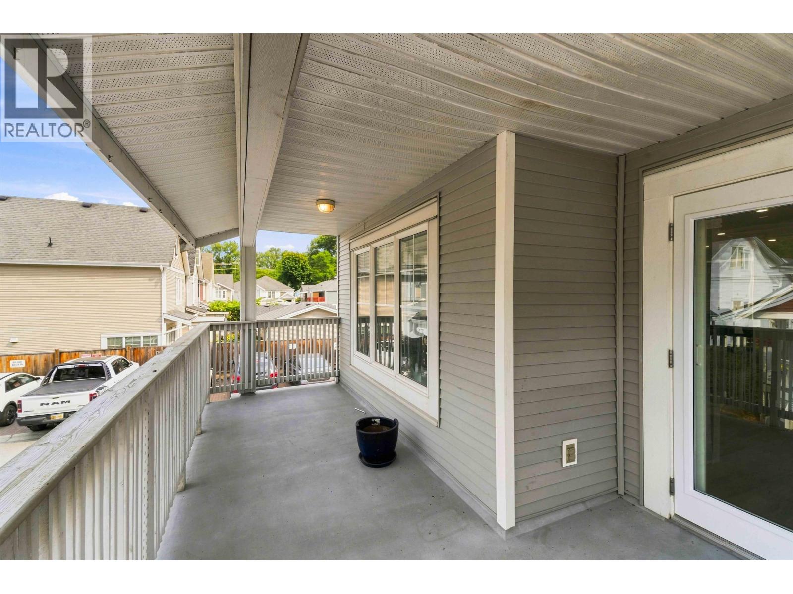 313 3000 Riverbend Drive Property Photo 12