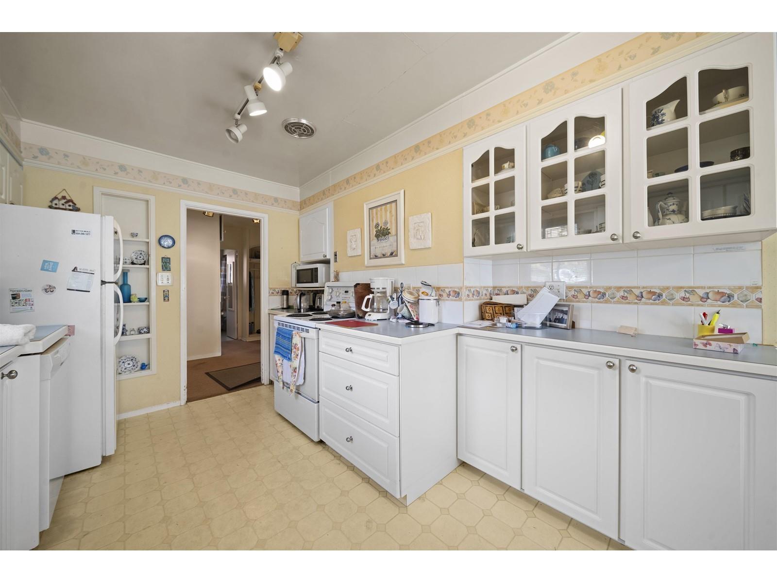 14862 Thrift Avenue Property Photo 11