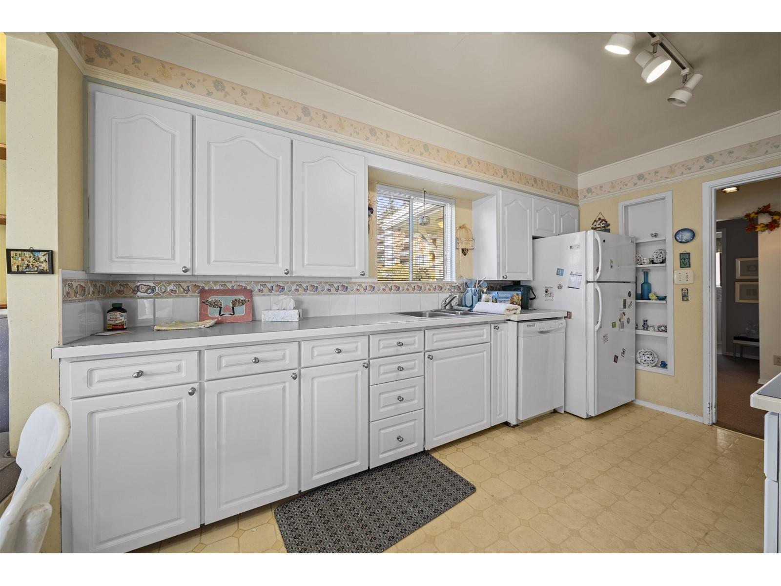 14862 Thrift Avenue Property Photo 13