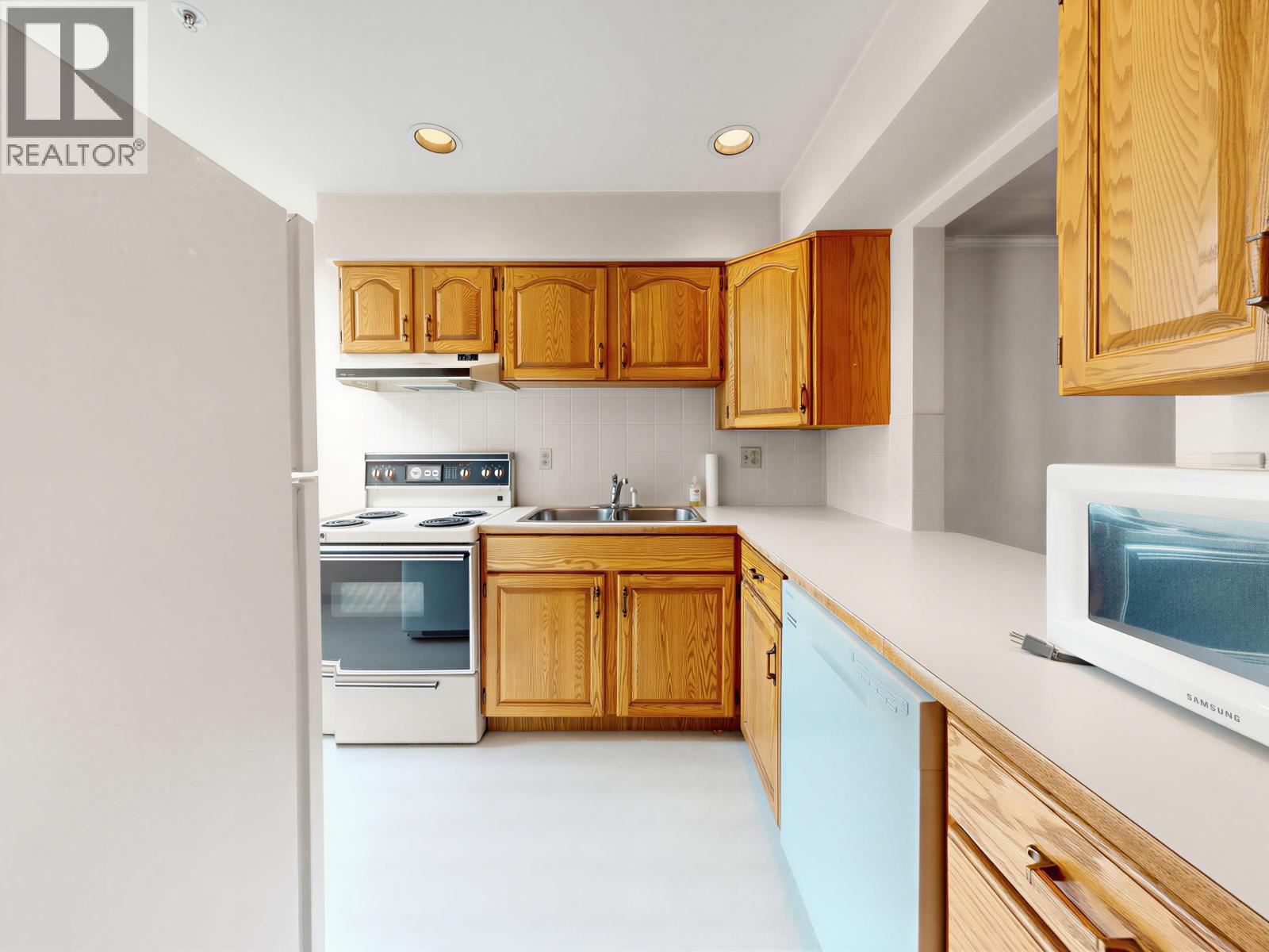 10 7110 Barnet Road Property Photo 8