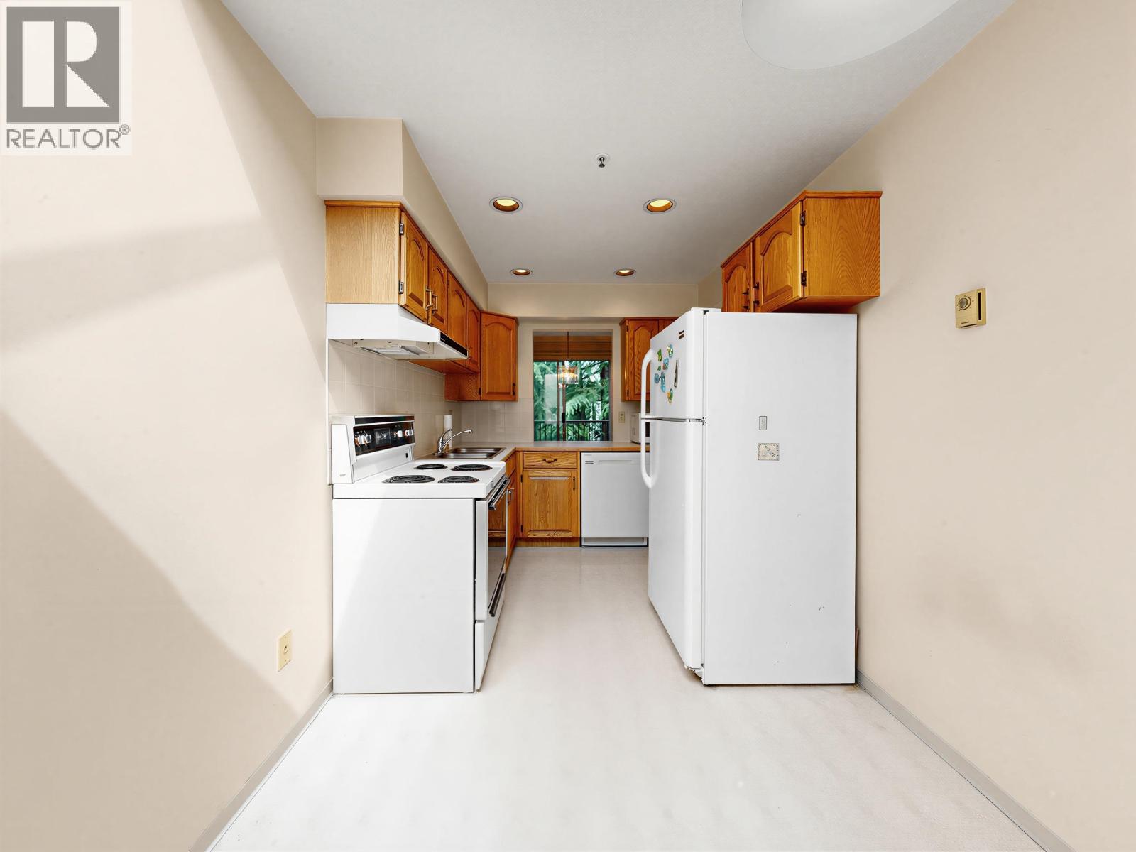 10 7110 Barnet Road Property Photo 9