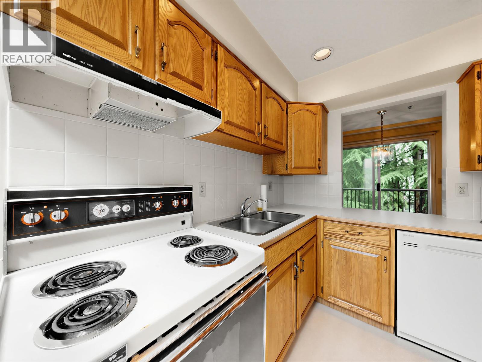 10 7110 Barnet Road Property Photo 10