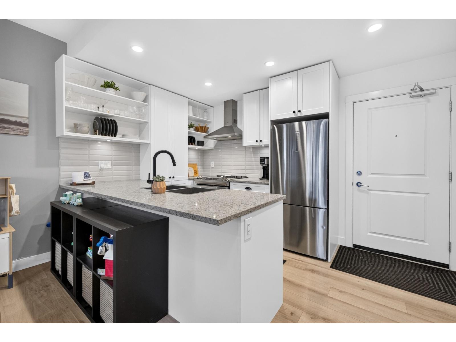 B306 20487 65 Avenue Property Photo 10