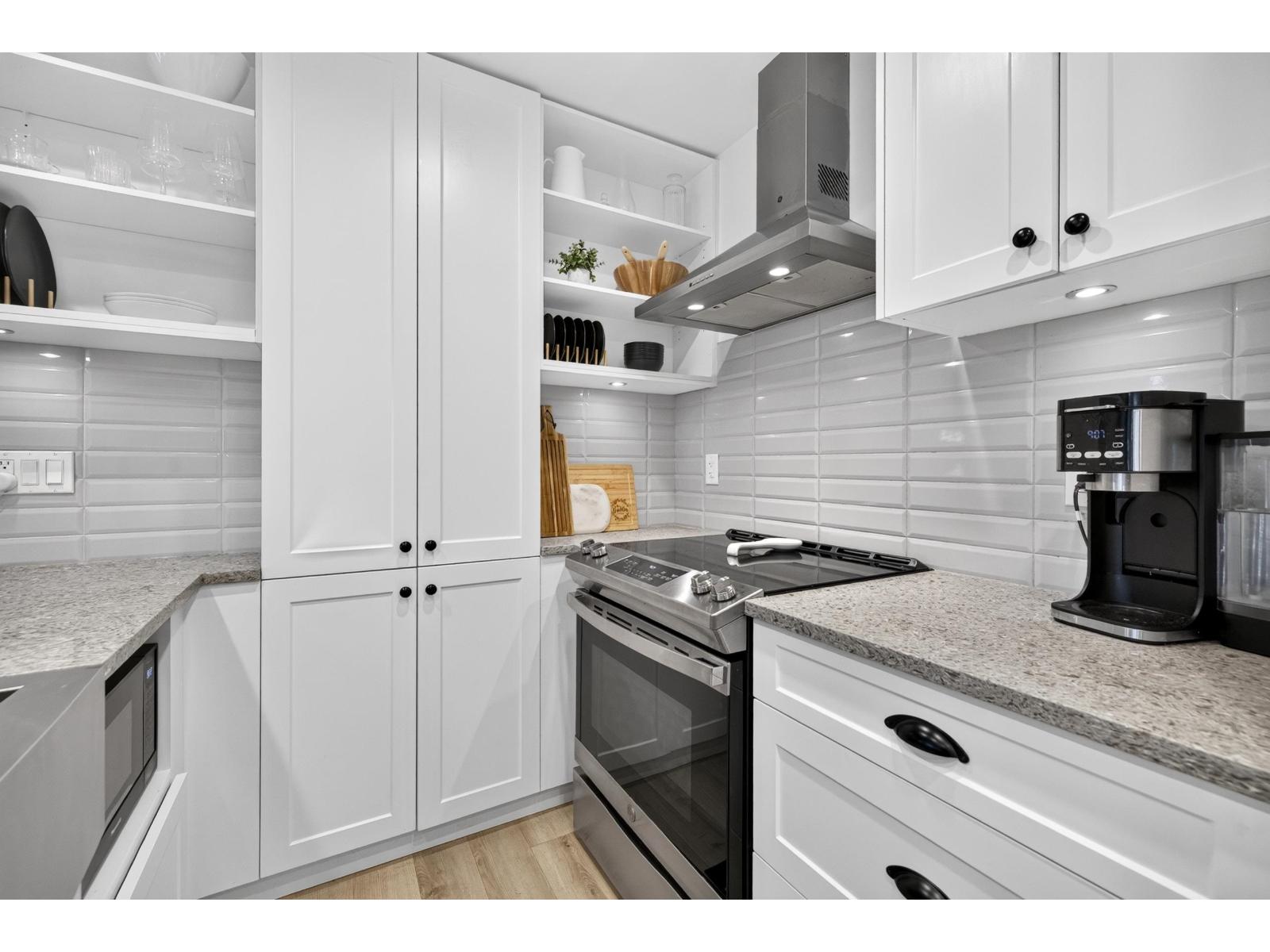 B306 20487 65 Avenue Property Photo 12