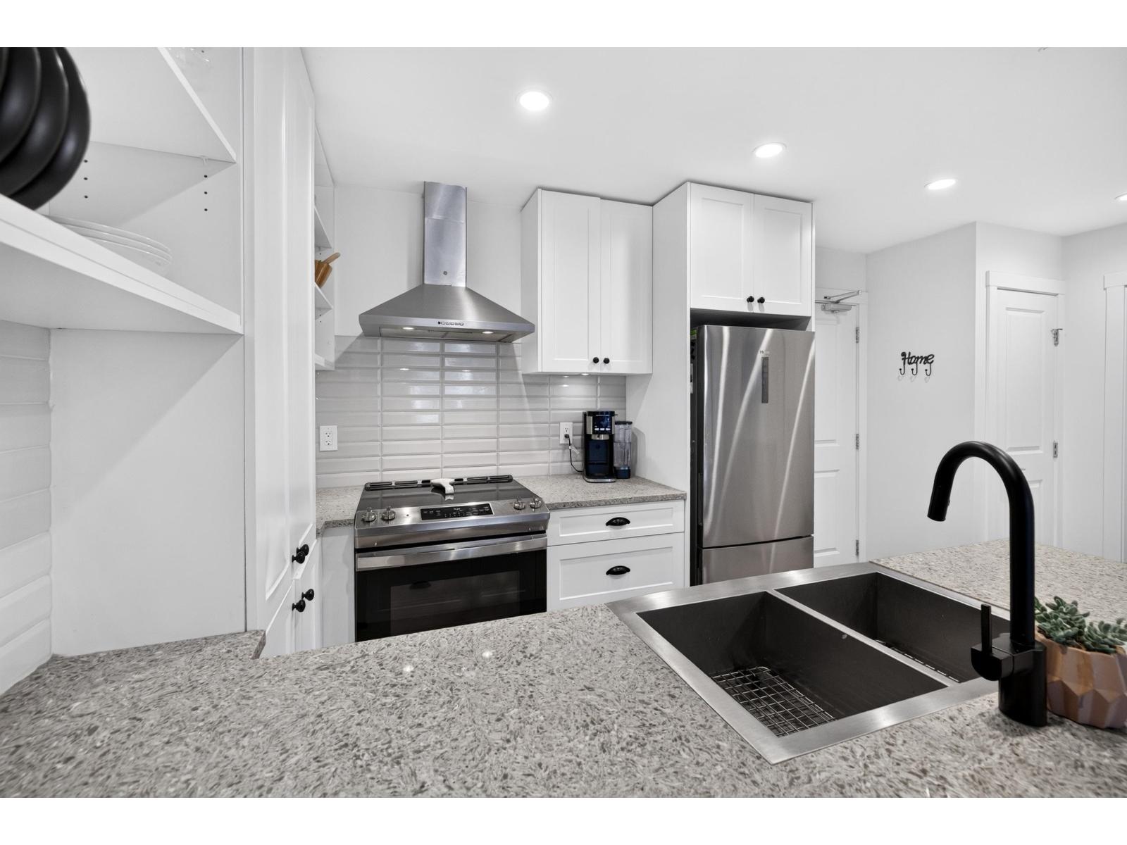 B306 20487 65 Avenue Property Photo 13