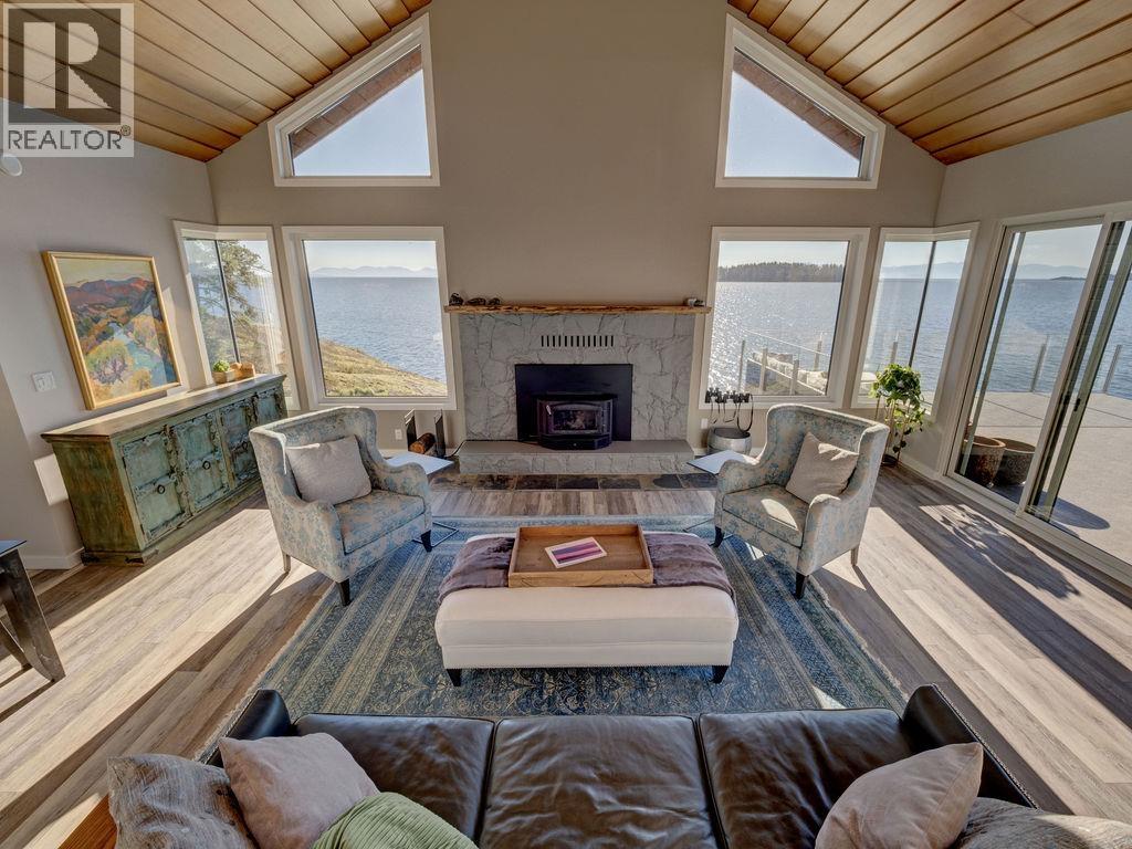 8327 Redrooffs Road Property Photo 11