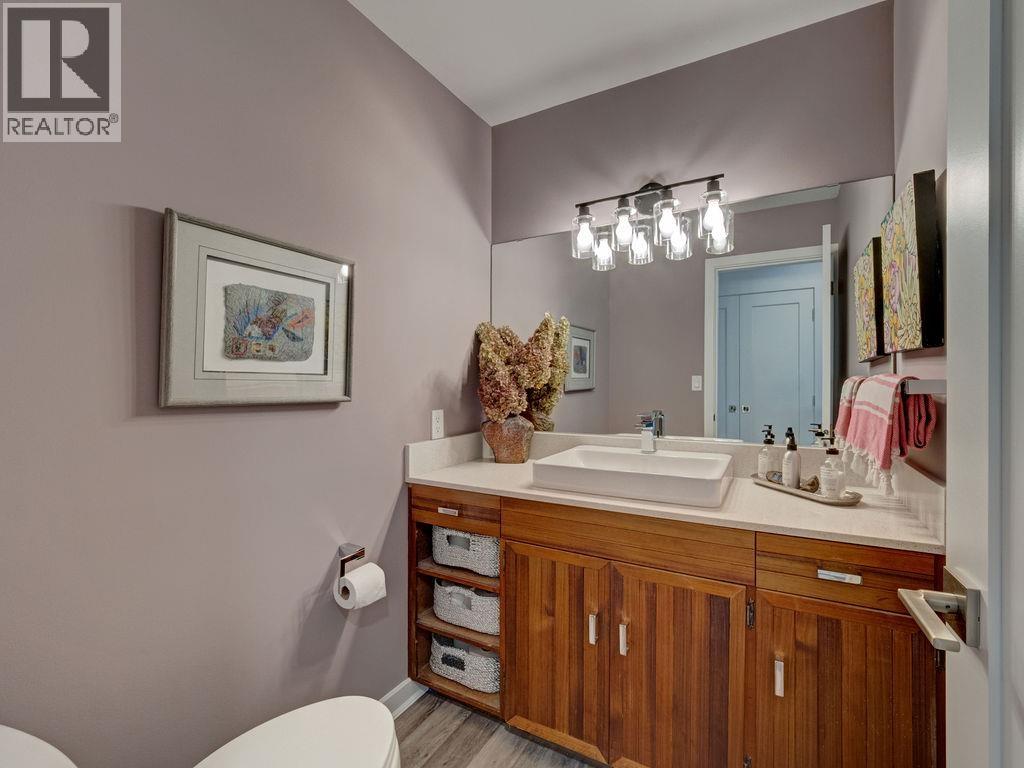 8327 Redrooffs Road Property Photo 16