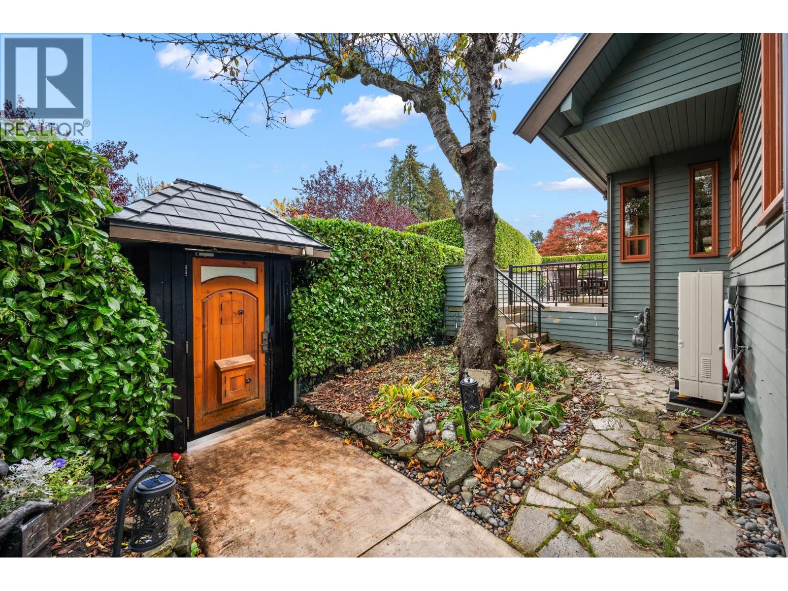 3850 Point Grey Road Property Photo 3