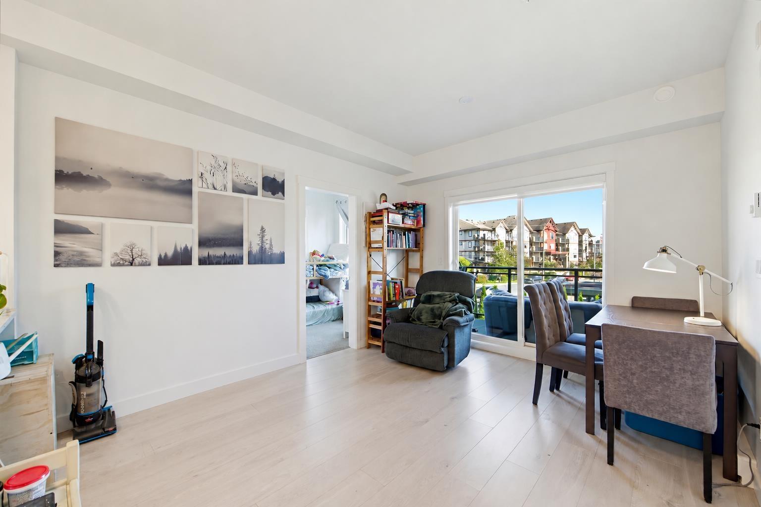 215 5504 Brydon Crescent Property Photo 2