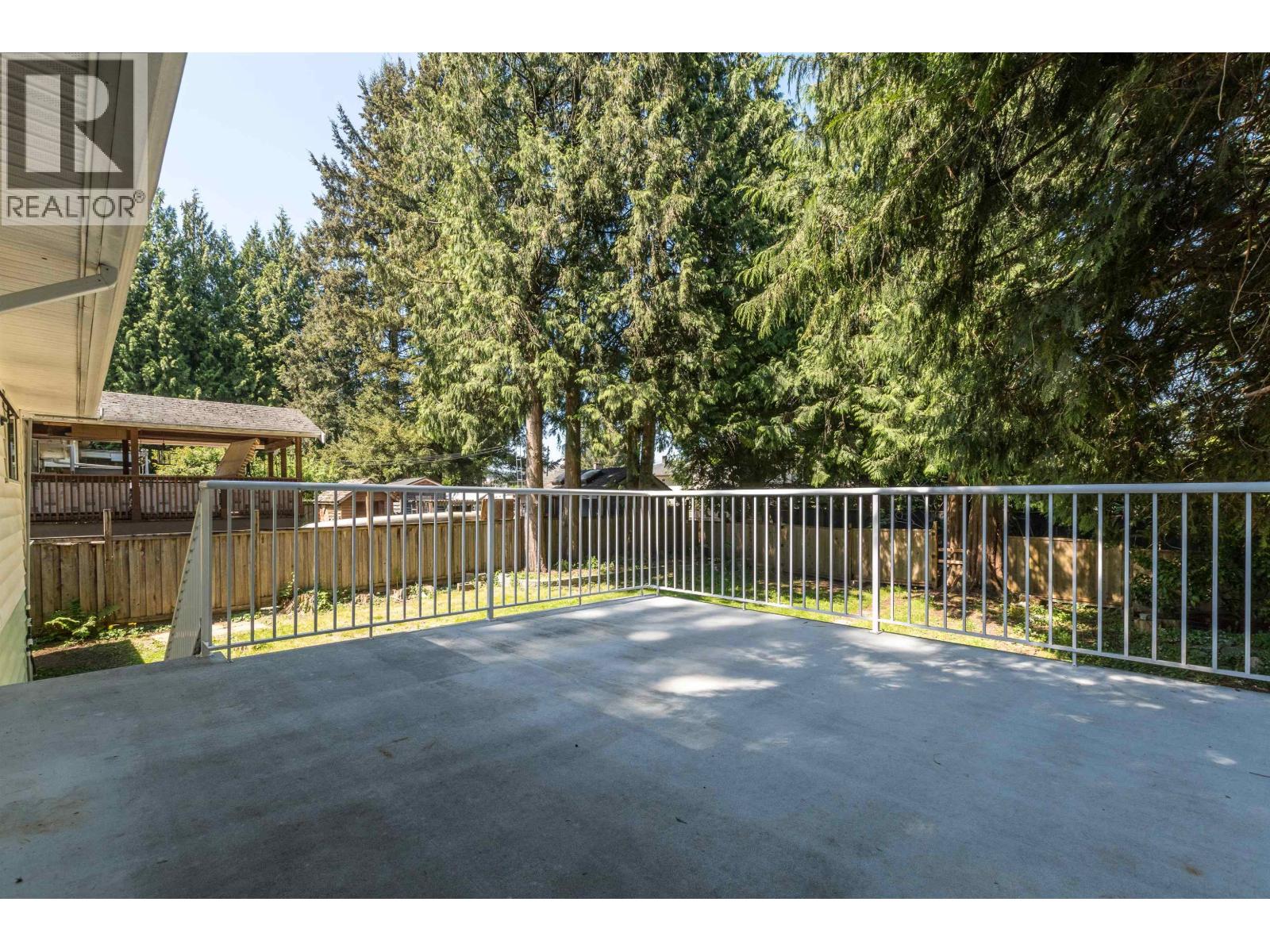 2155 Rindall Avenue Property Photo 12
