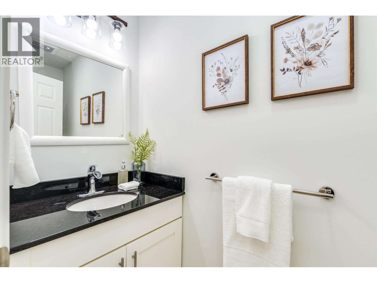 2155 Rindall Avenue Property Photo 17