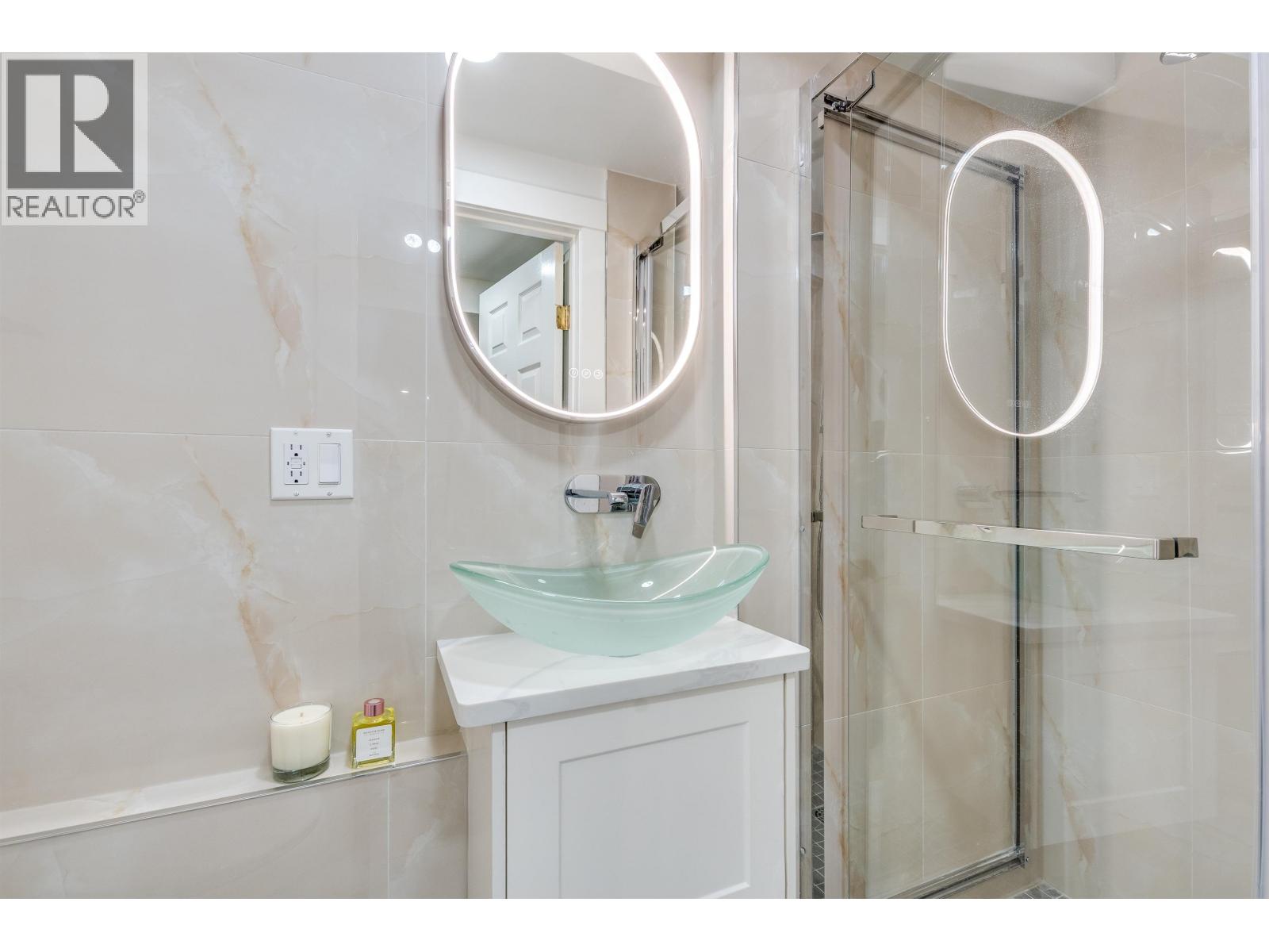2155 Rindall Avenue Property Photo 25