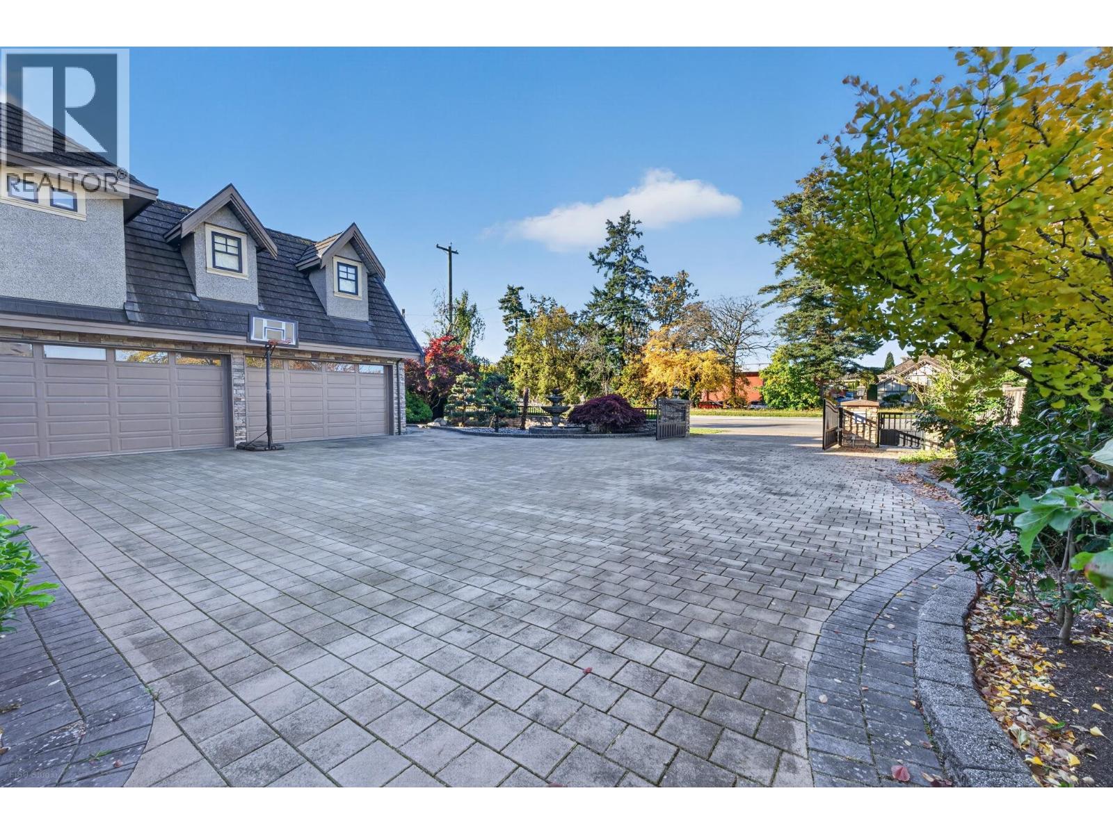 7788 Railway Avenue Property Photo 3