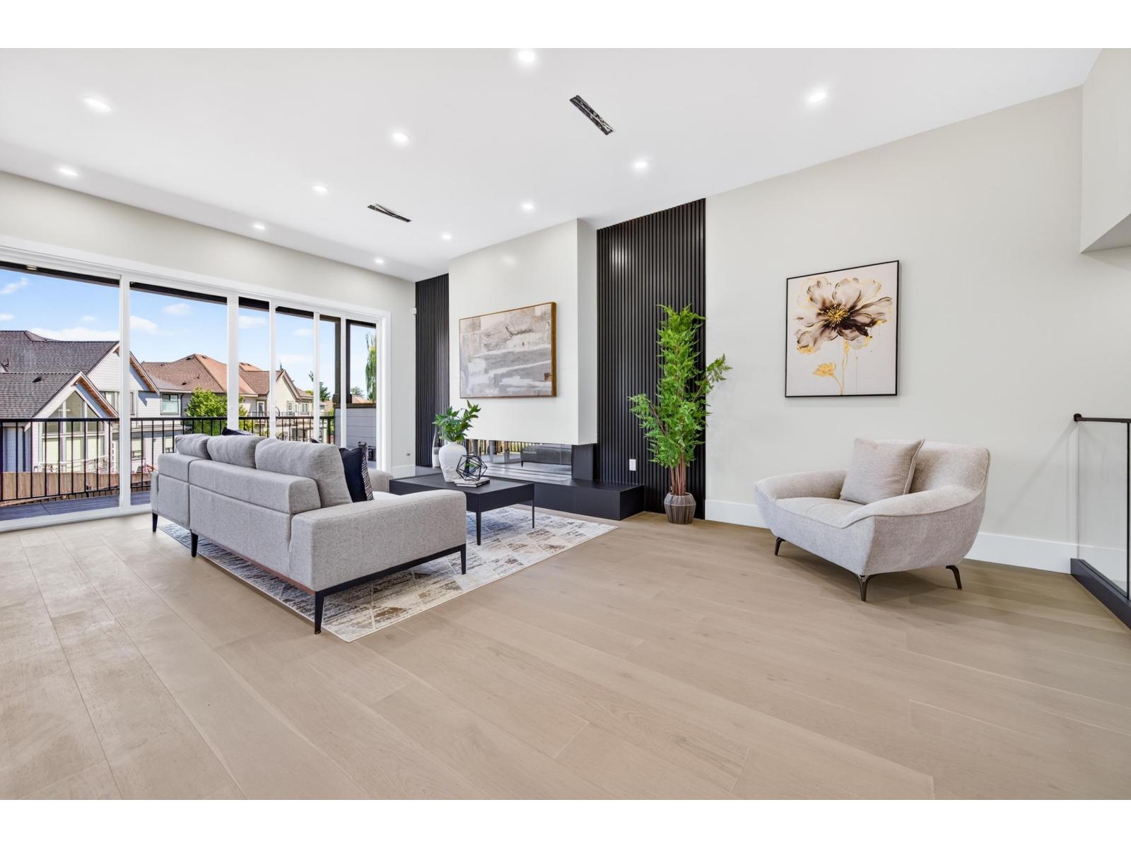 102 15871 111a Avenue Property Photo 6