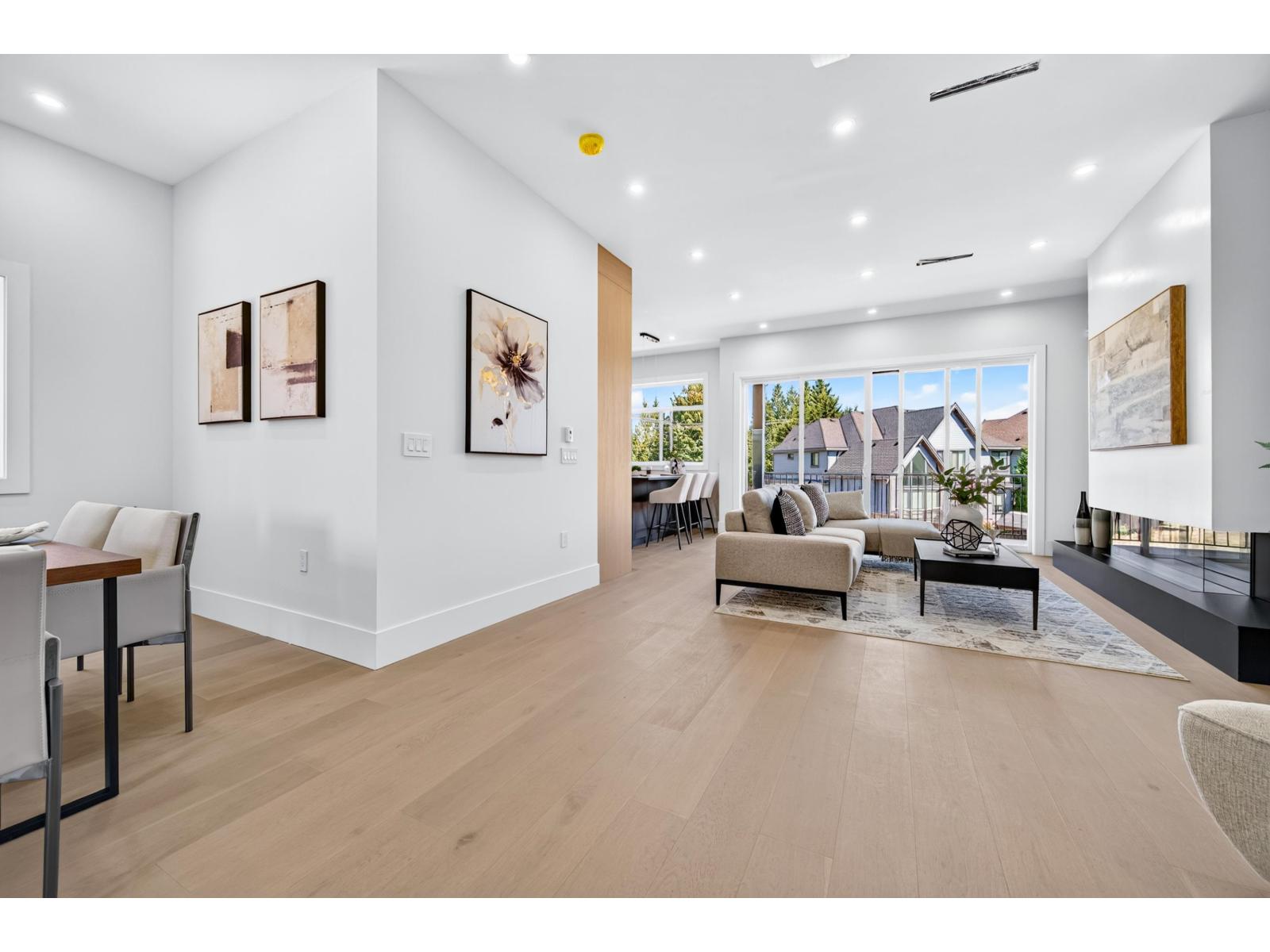 102 15871 111a Avenue Property Photo 7