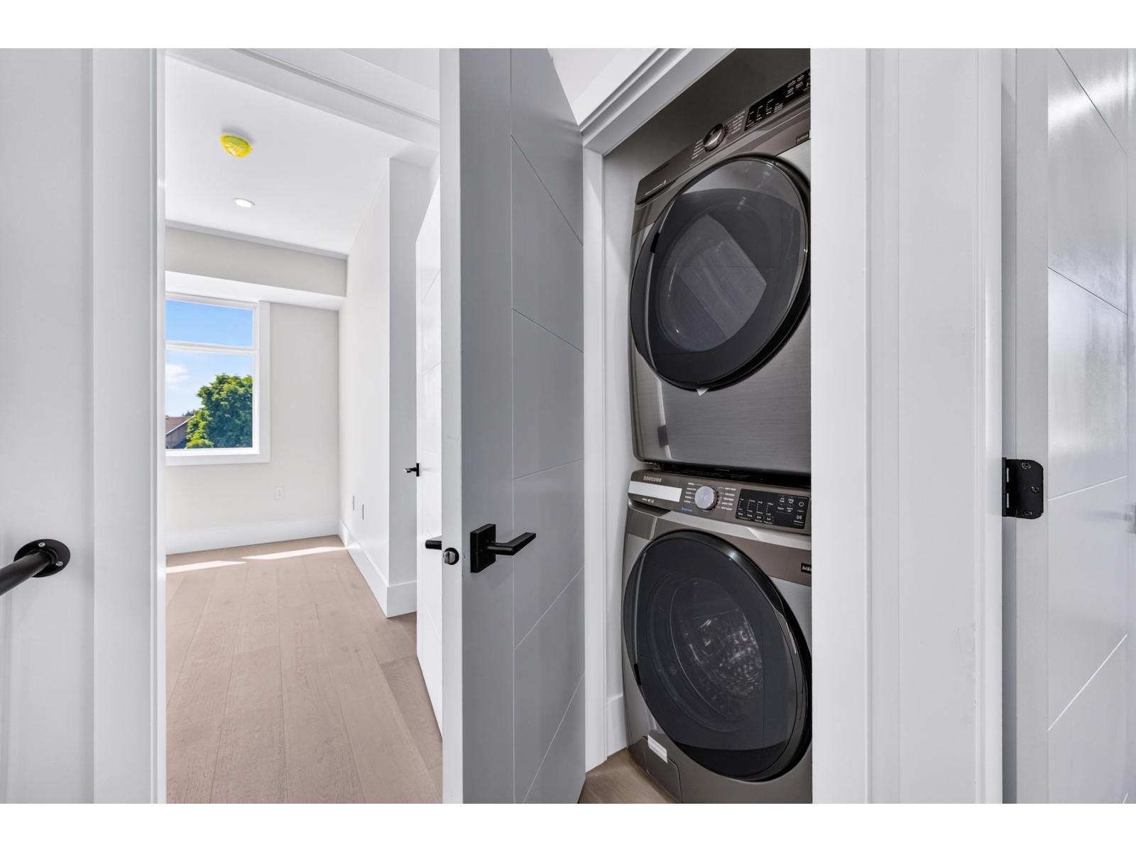 102 15871 111a Avenue Property Photo 33