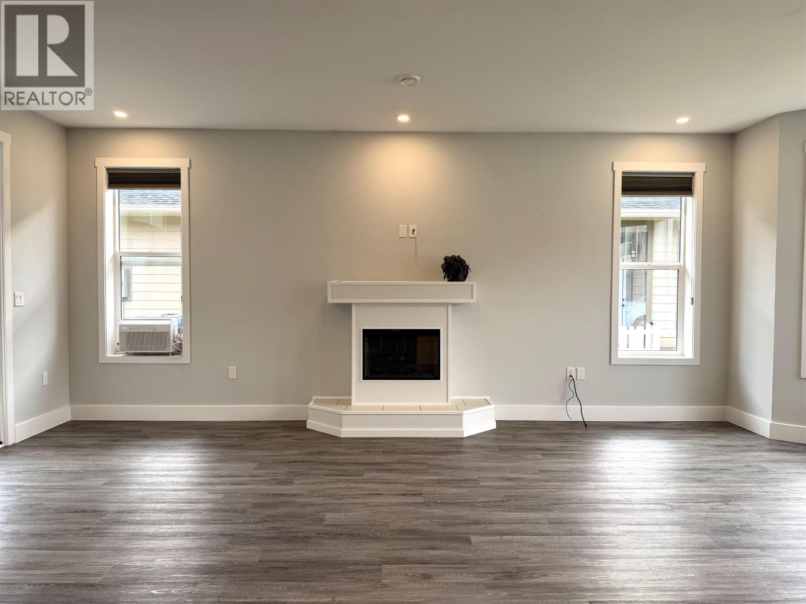 102 3390 First Avenue Property Photo 12