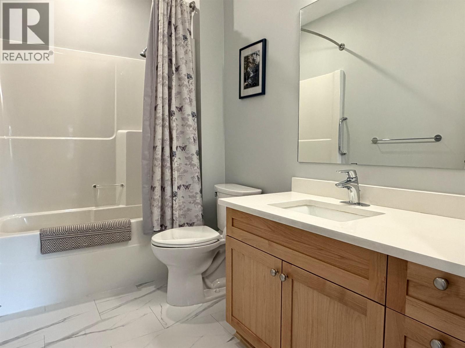 102 3390 First Avenue Property Photo 16