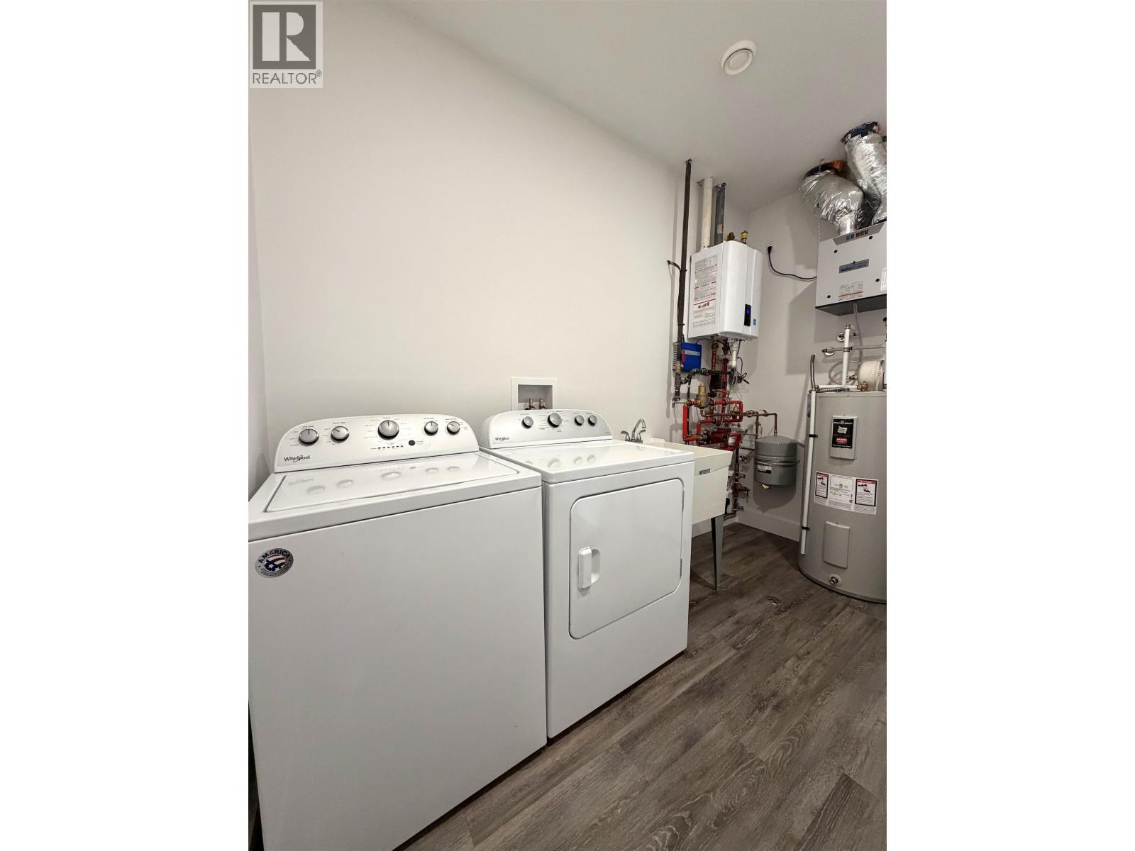 102 3390 First Avenue Property Photo 24