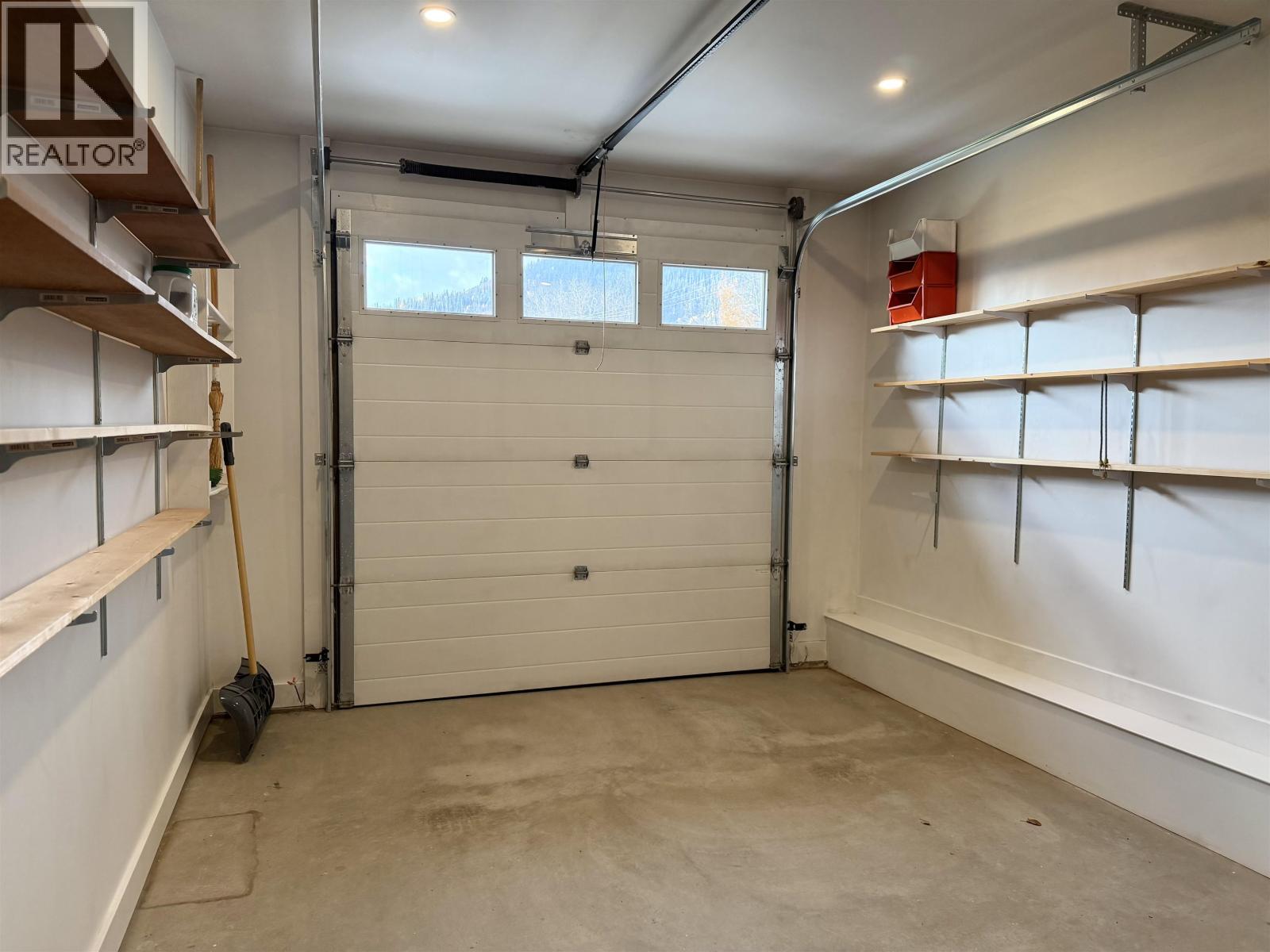 102 3390 First Avenue Property Photo 25