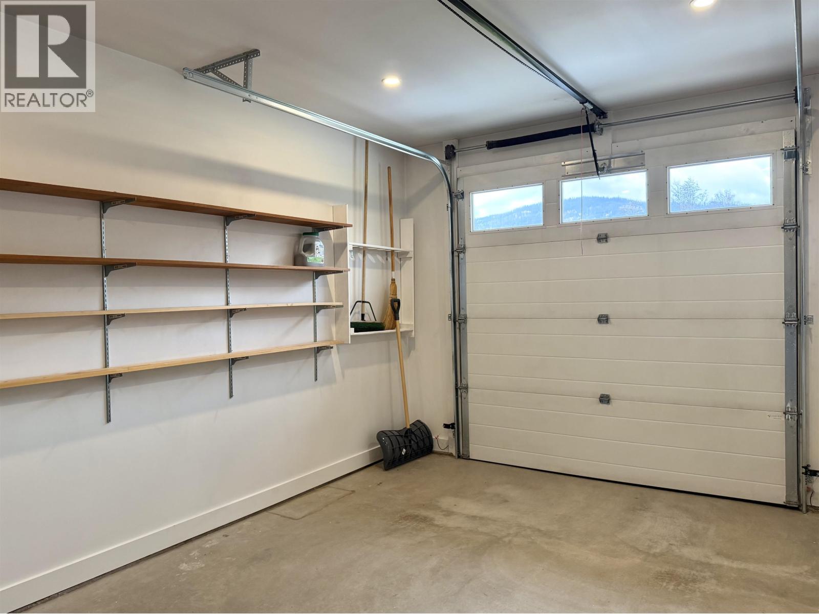102 3390 First Avenue Property Photo 26
