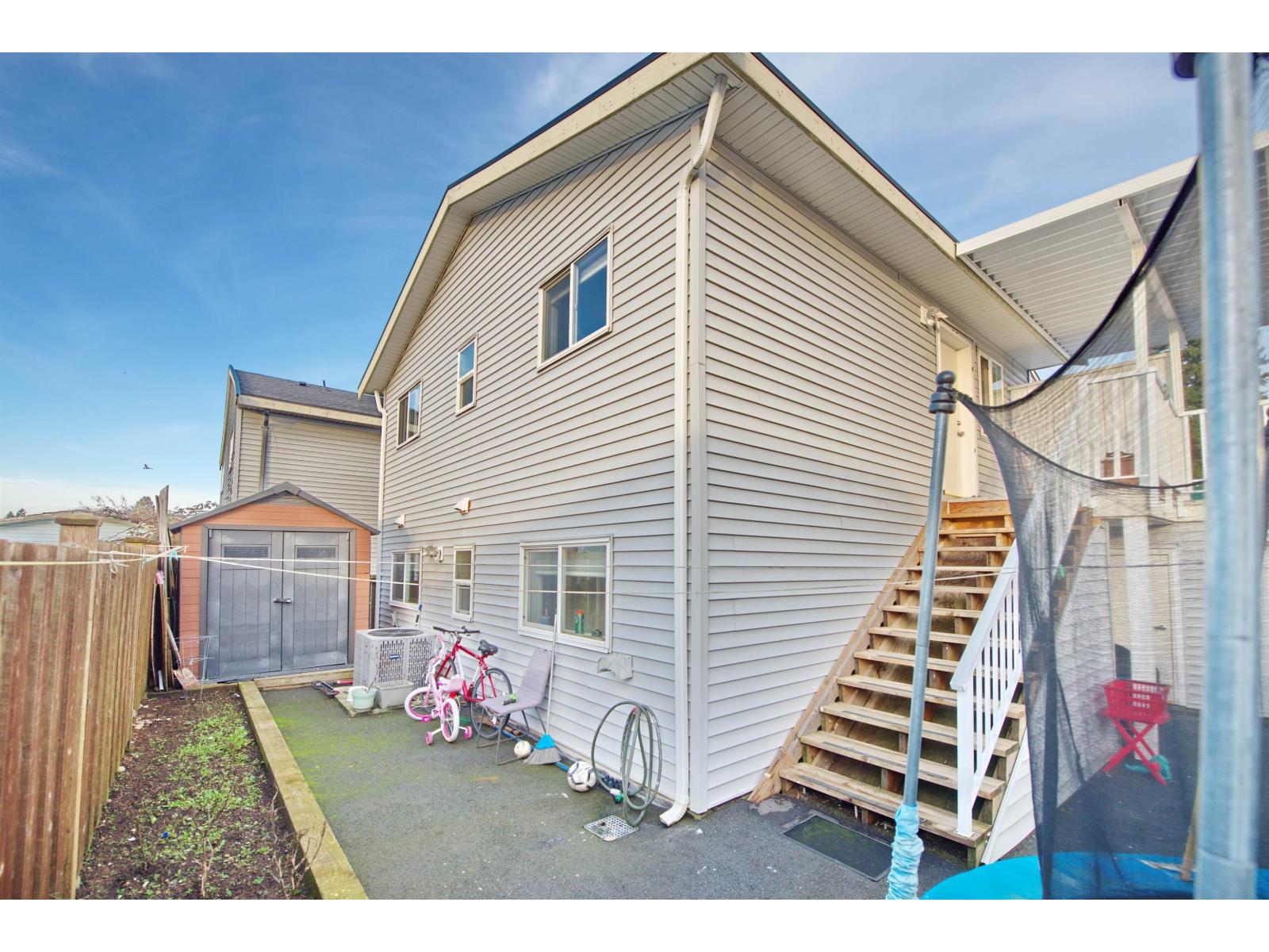 7681 125 Street Property Photo 12
