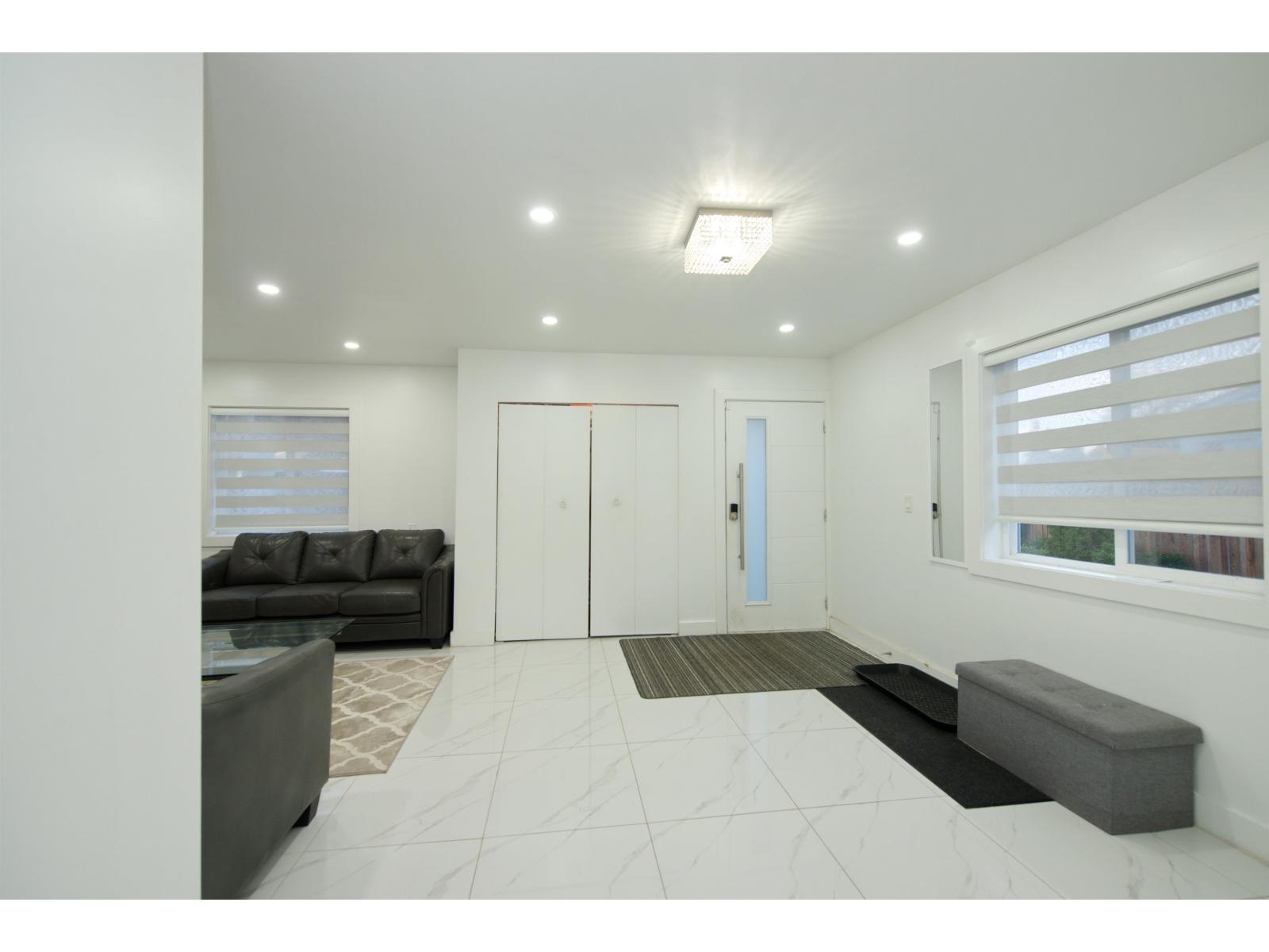 7681 125 Street Property Photo 16