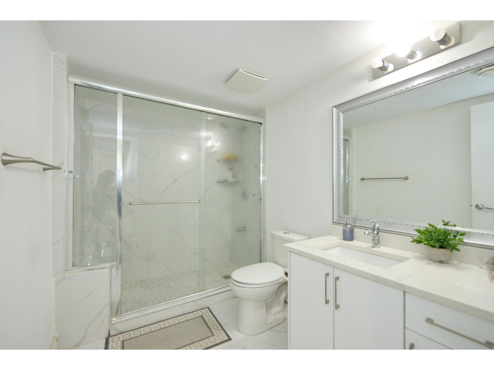 7681 125 Street Property Photo 17