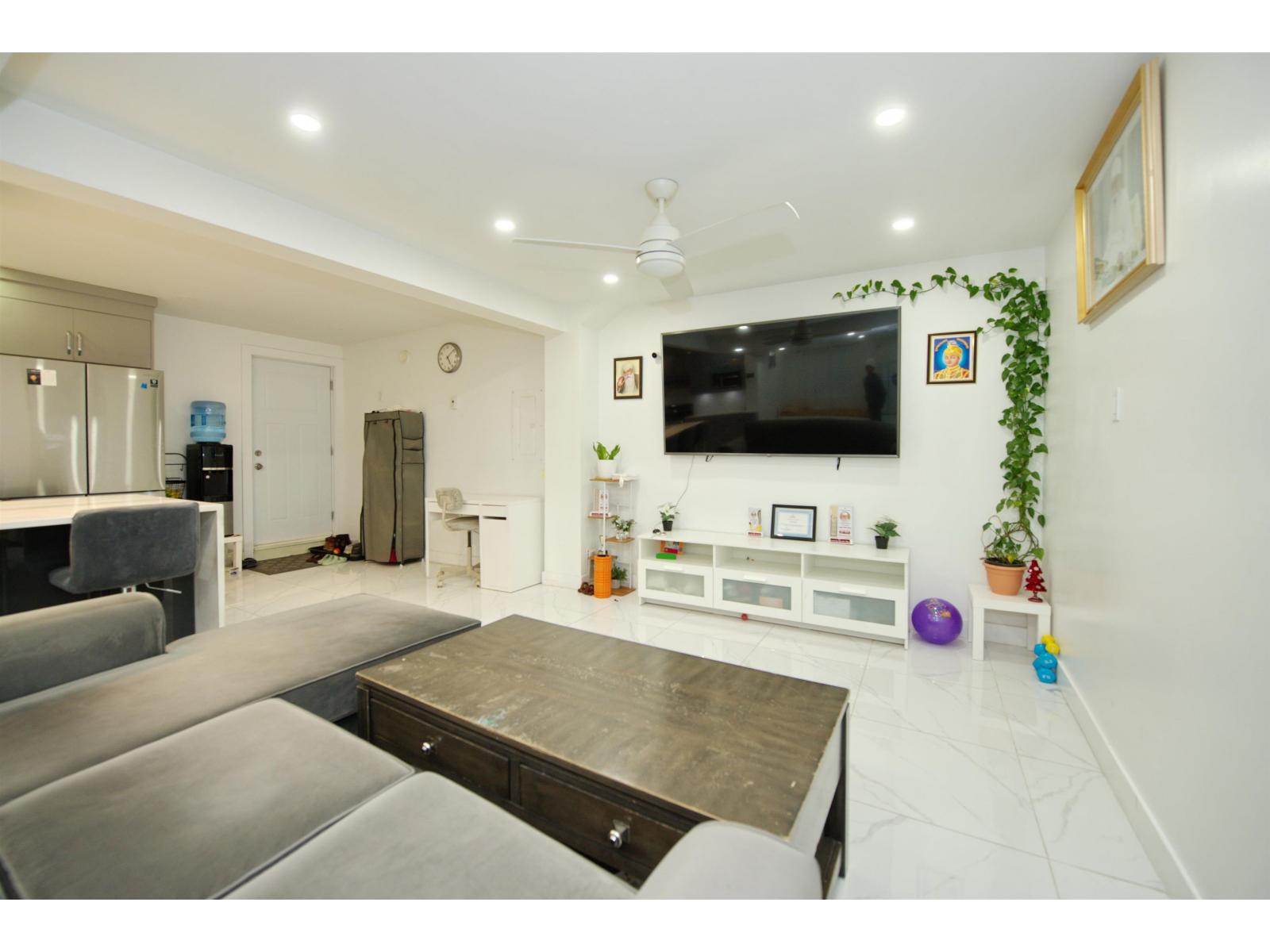 7681 125 Street Property Photo 18