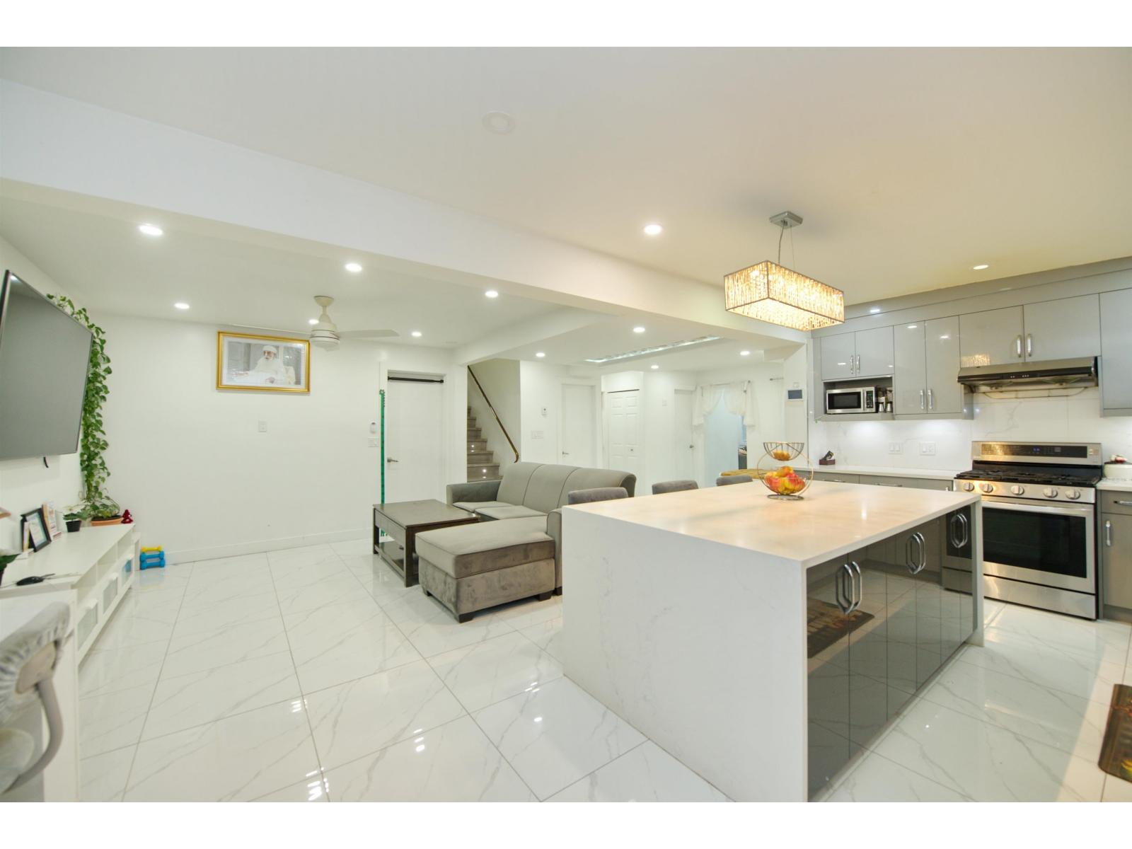 7681 125 Street Property Photo 20