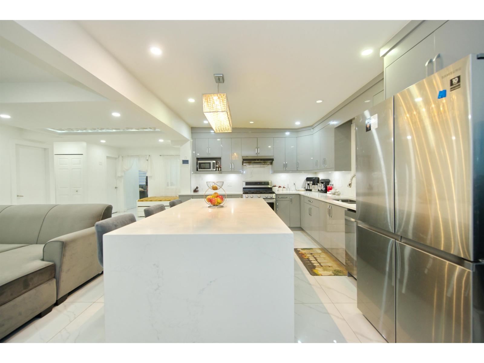 7681 125 Street Property Photo 21