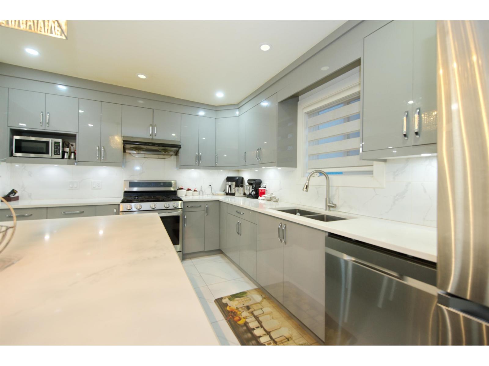 7681 125 Street Property Photo 23