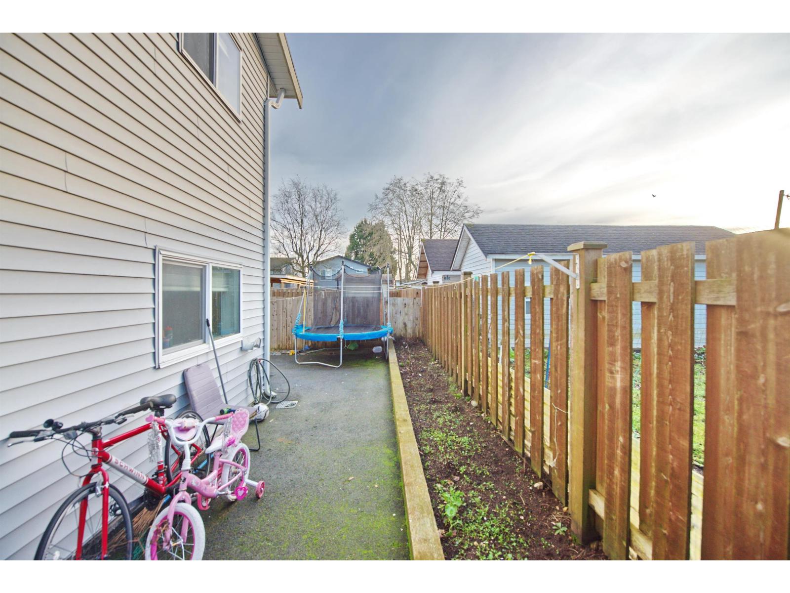 7681 125 Street Property Photo 34