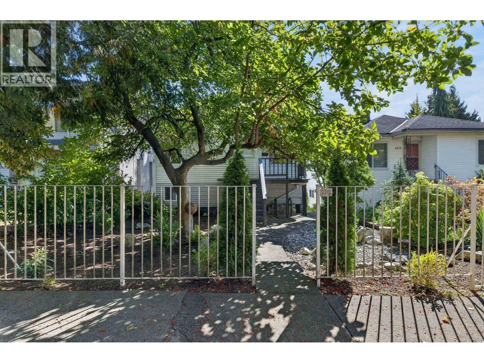 2218 E 11th Avenue Property Photo 1