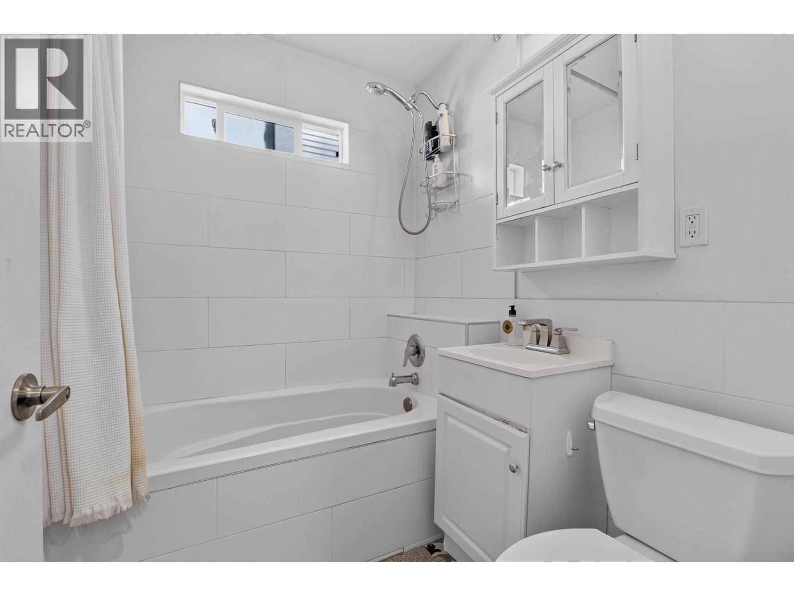 2218 E 11th Avenue Property Photo 20