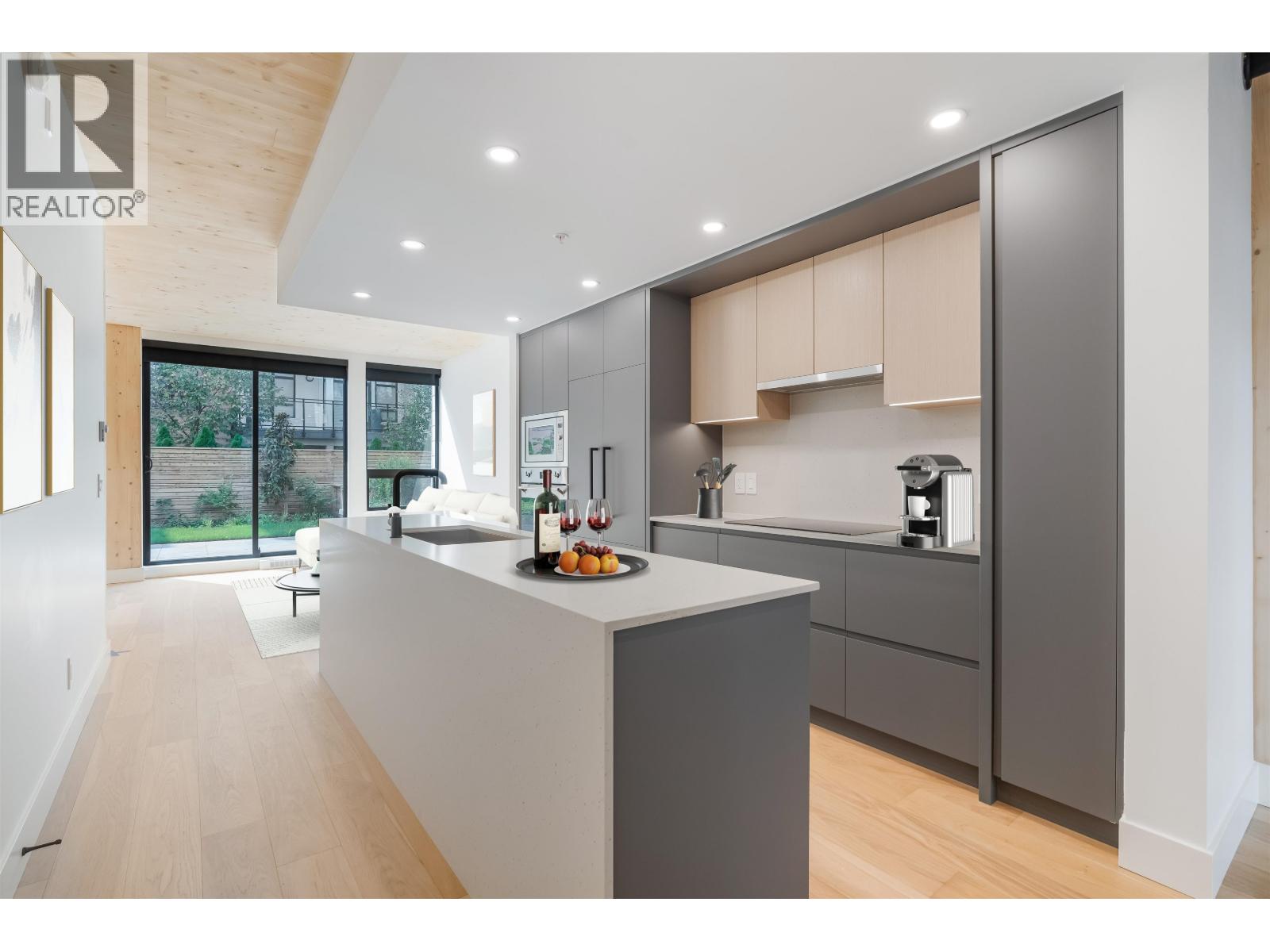 114 310 Salter Street Property Photo 1