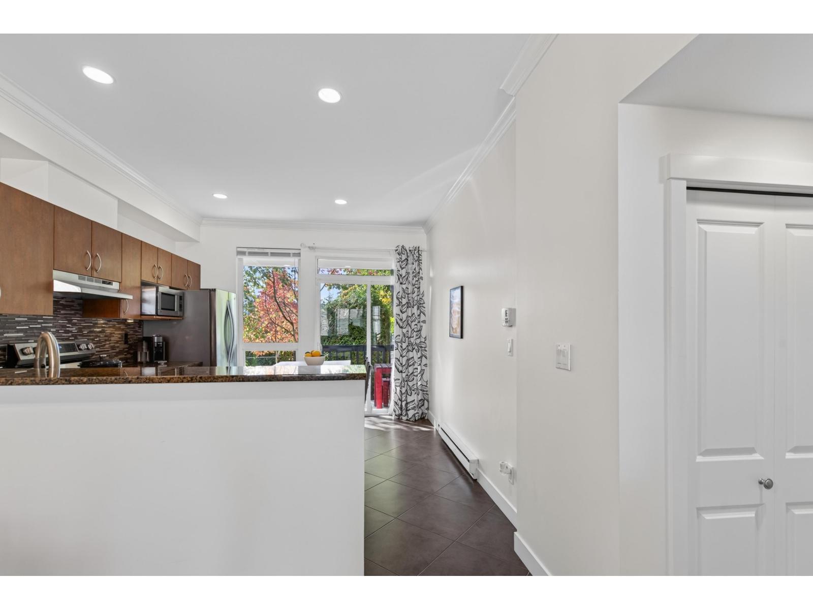 3 16772 61 Avenue Property Photo 4