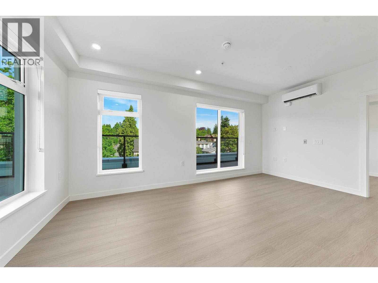 503 82 First Street Property Photo 7