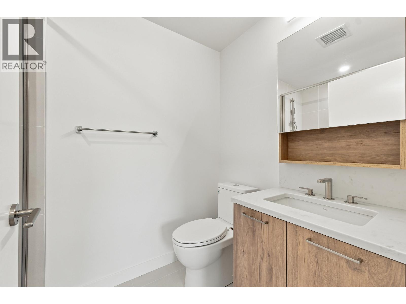 503 82 First Street Property Photo 10