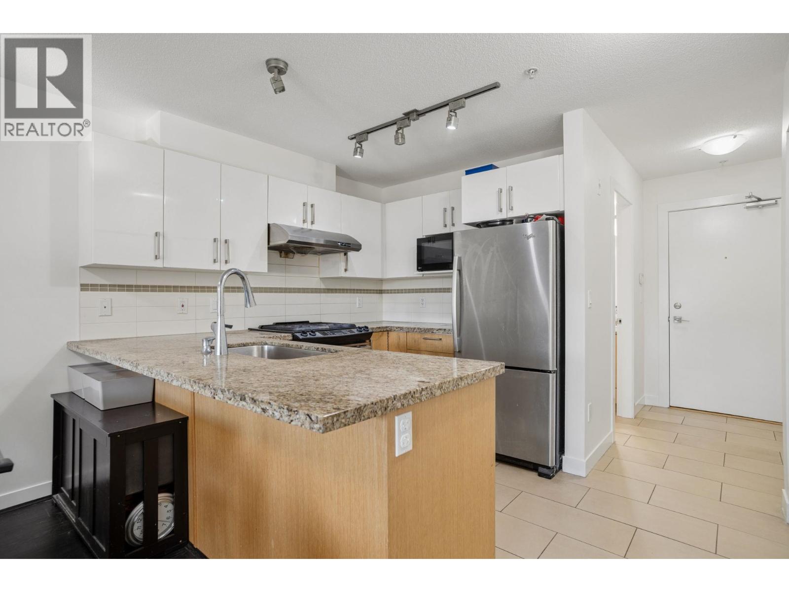 123 6828 Eckersley Road Property Photo 4