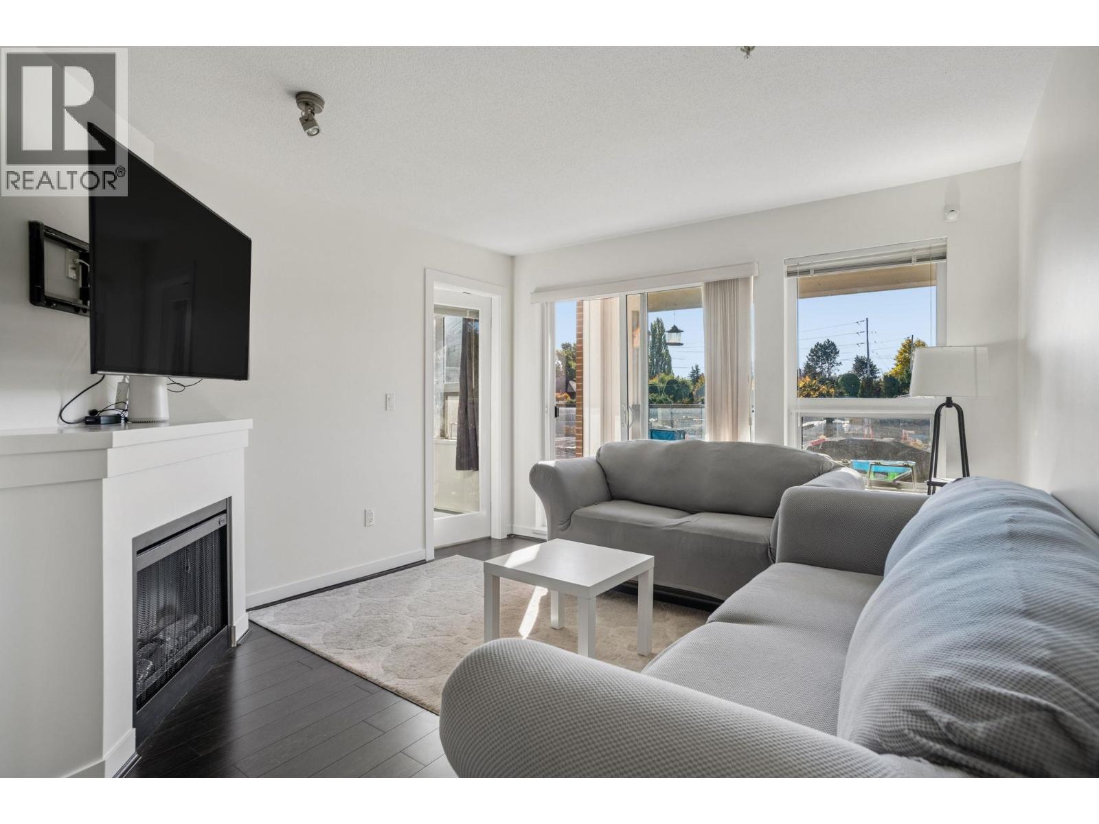 123 6828 Eckersley Road Property Photo 11