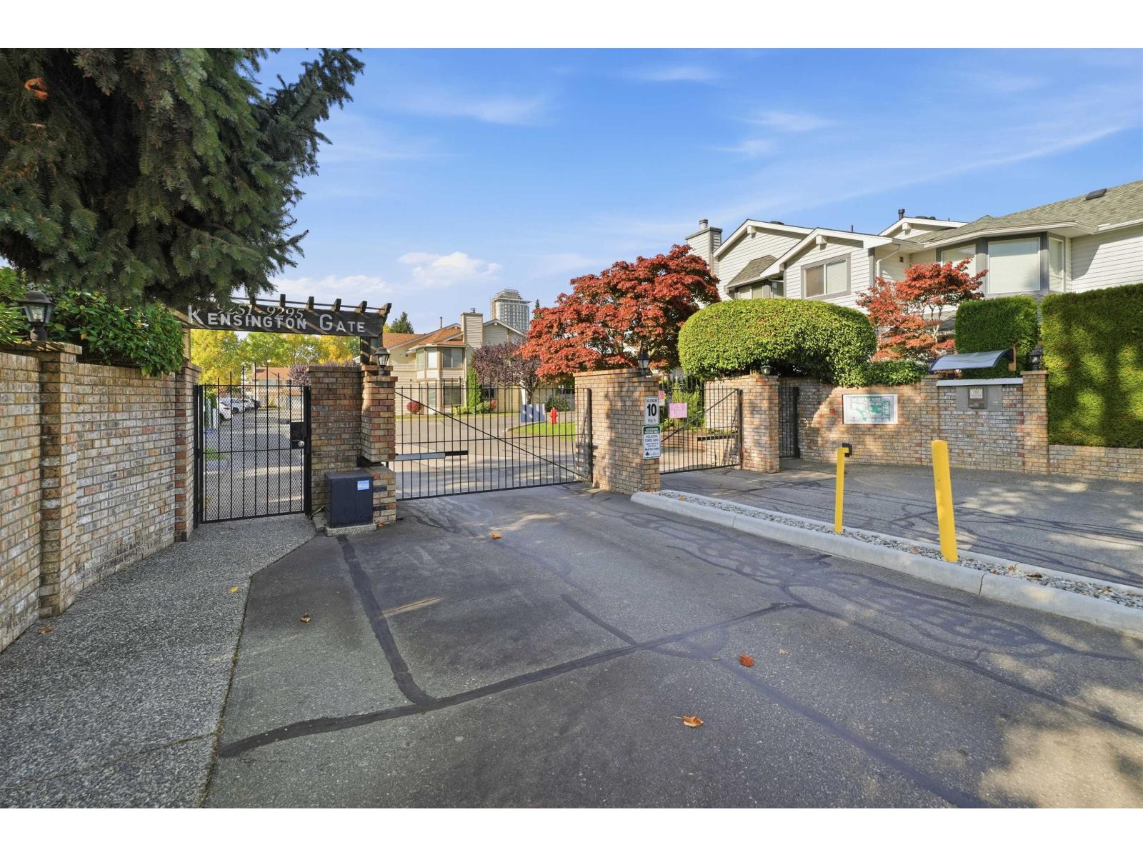 55 9281 122 Street Property Photo 2