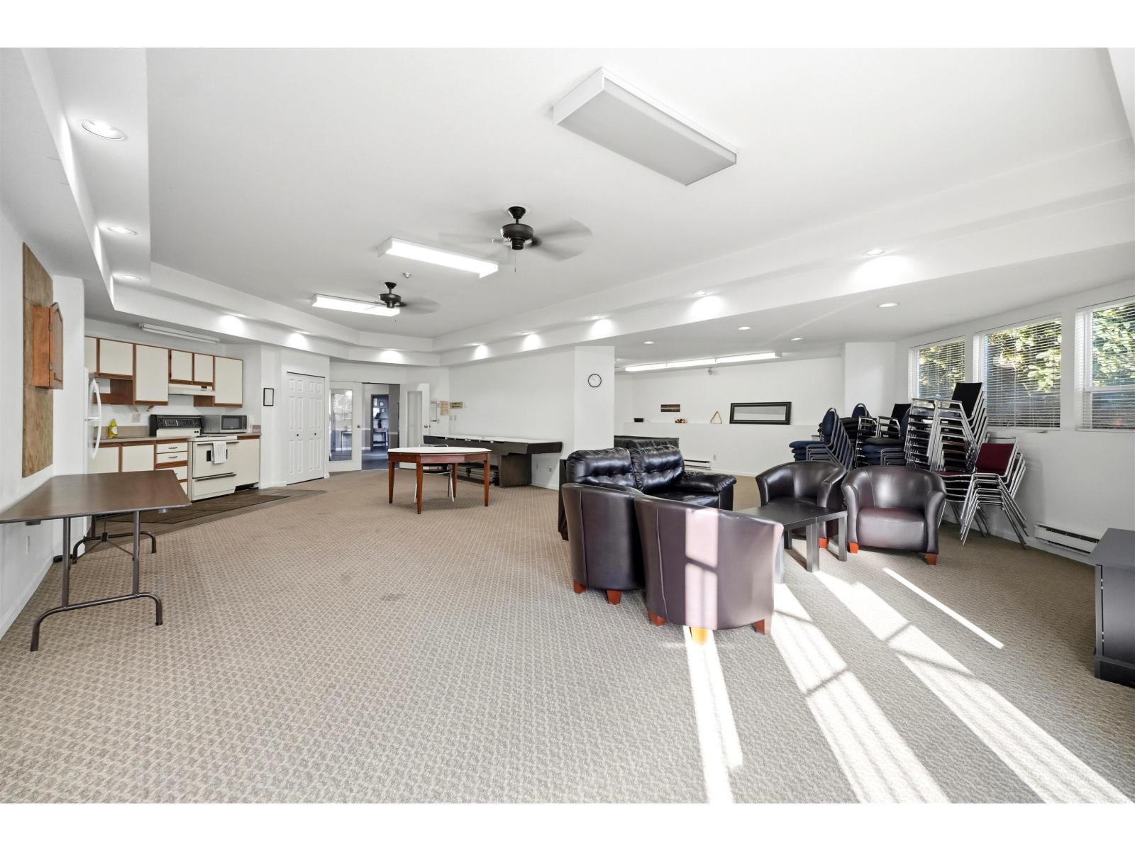 55 9281 122 Street Property Photo 26
