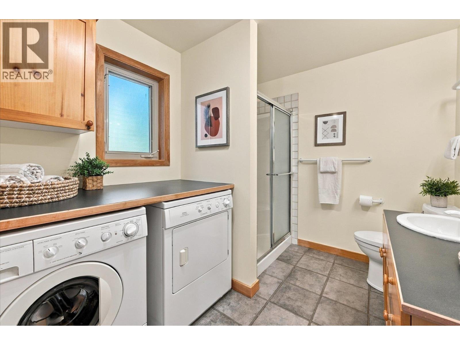 9282 Emerald Drive Property Photo 15