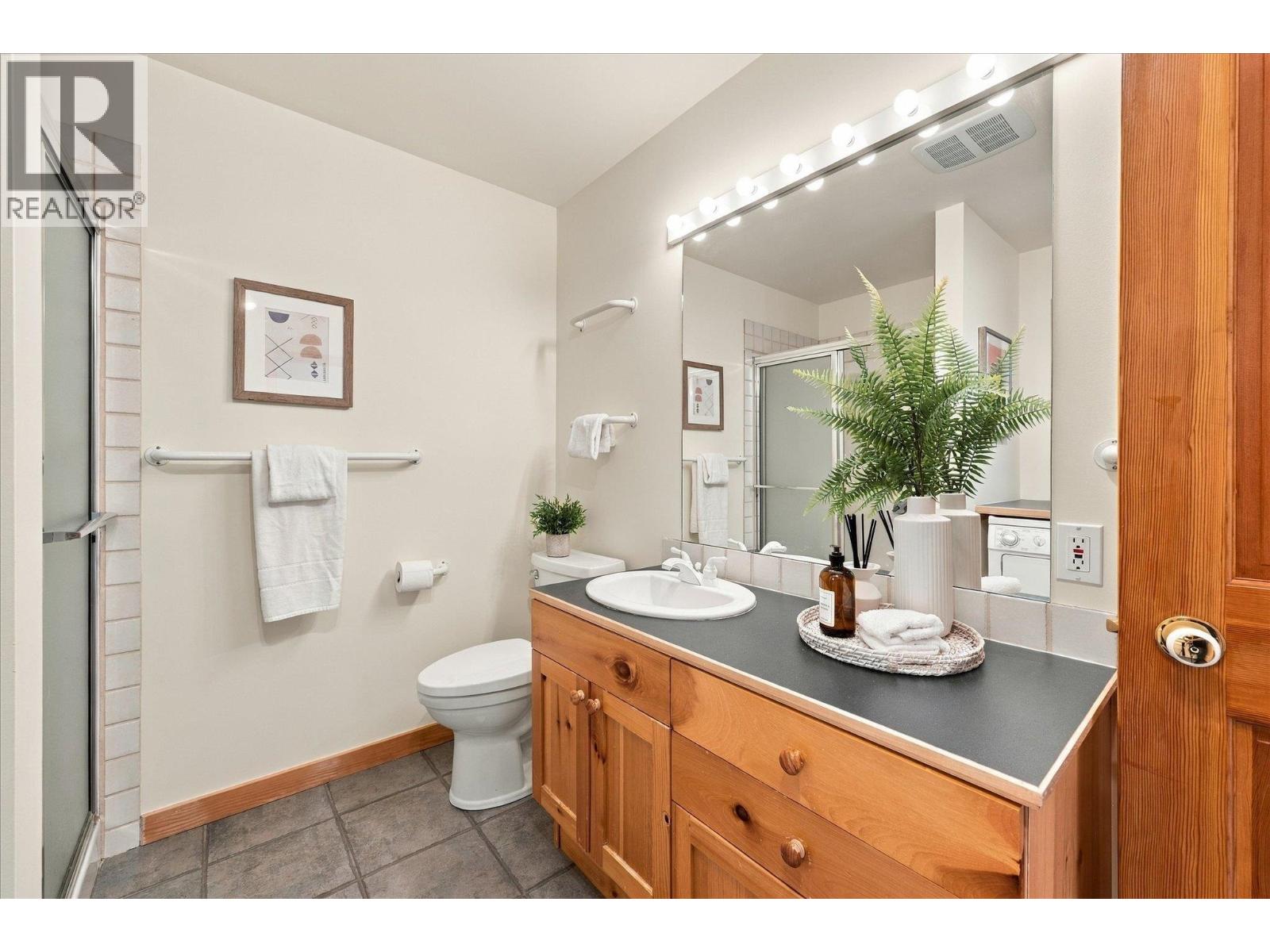 9282 Emerald Drive Property Photo 16