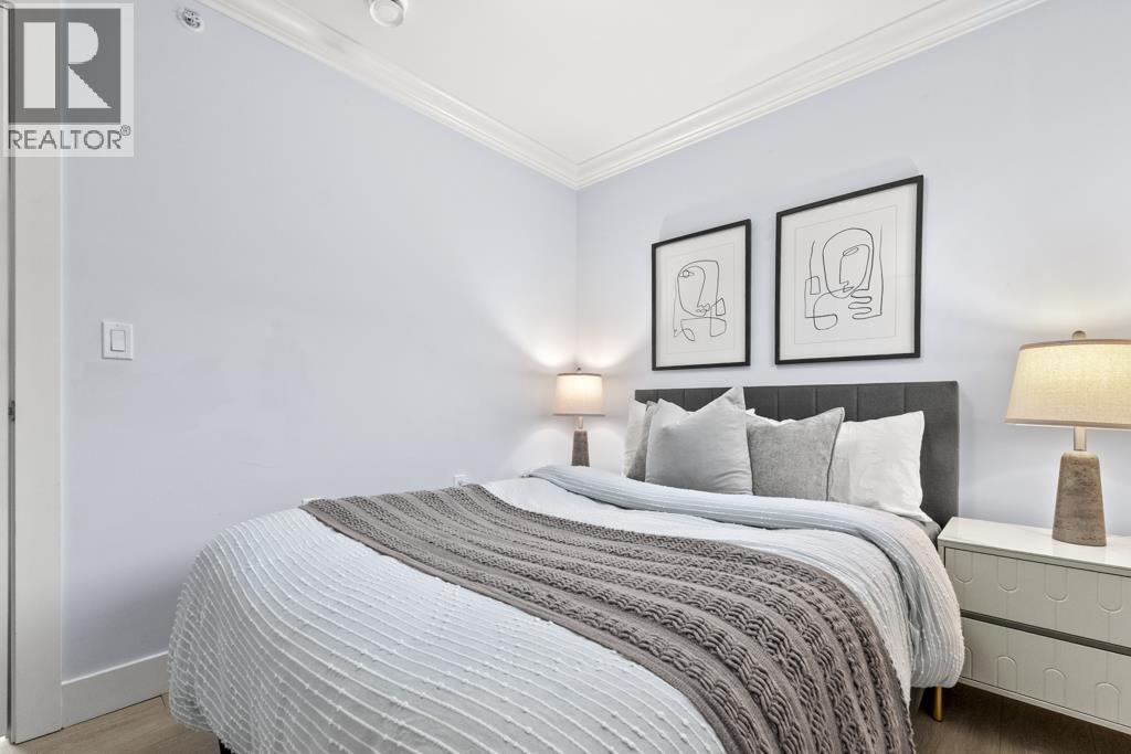 2216 Mannering Avenue Property Photo 11