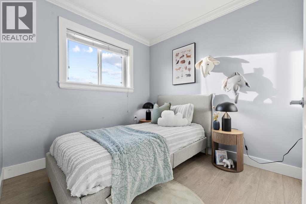 2216 Mannering Avenue Property Photo 13