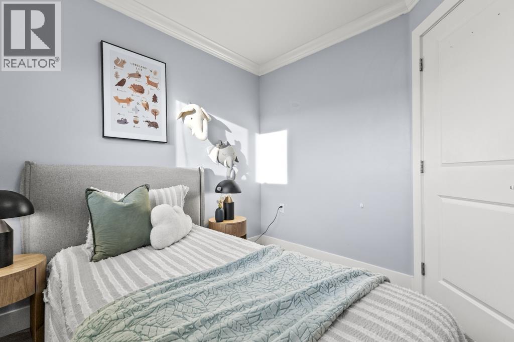 2216 Mannering Avenue Property Photo 14