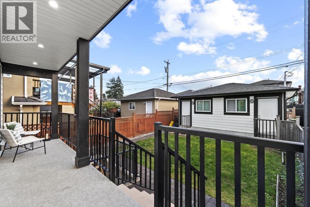 2216 Mannering Avenue Property Photo 18